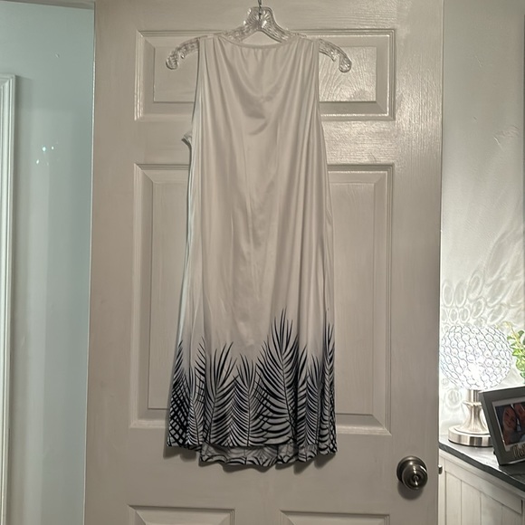 Mini Dress - Picture 6 of 8